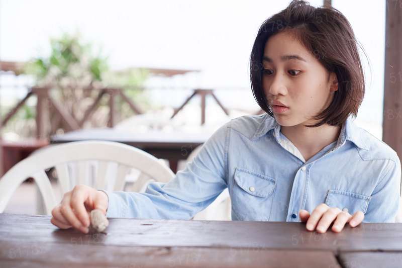 狼妻入怀：总裁大人矜持点