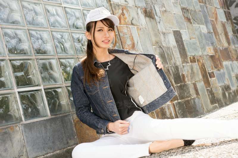 帝君，让我咬一口