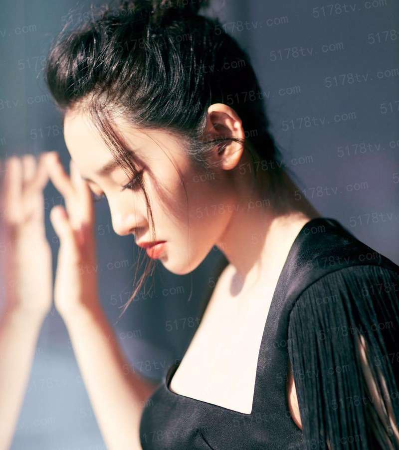 他嫌弃我美色