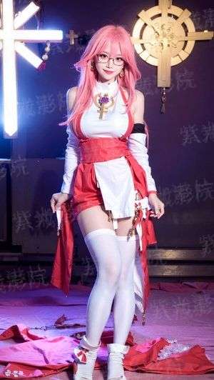 君颜乱妾泪盈