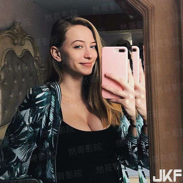 隔壁的女人