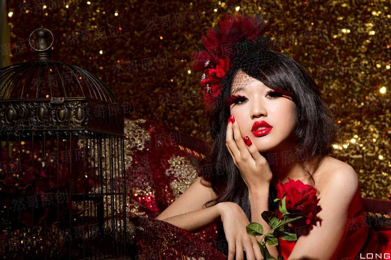 魔女，做我主人吧
