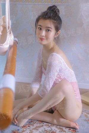 皇后十四岁：皇上，轻一点