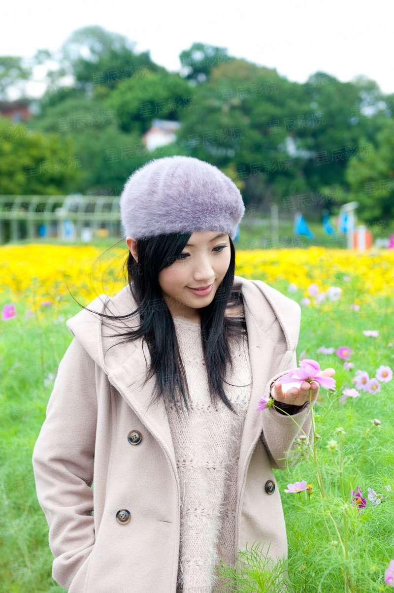 报告九千岁，夫人又爬墙了