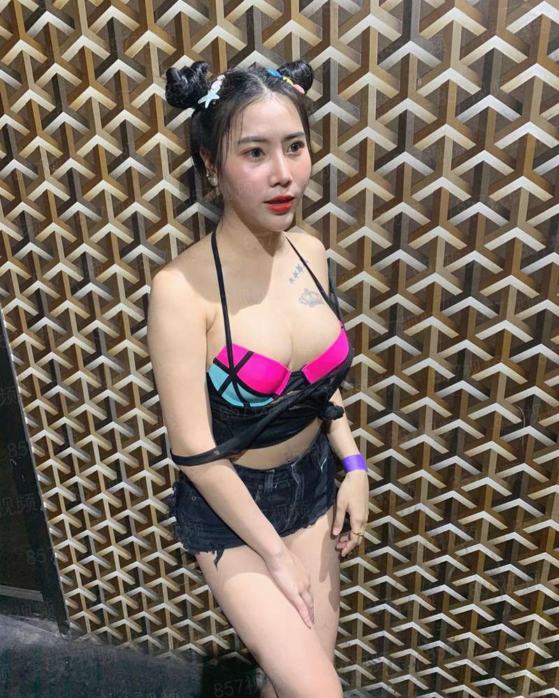 月落轻尘
