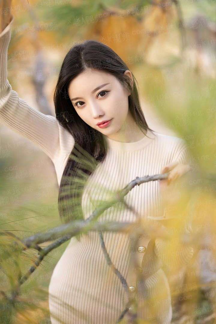 走上革命之路成为烈士变成铜像而已#第八个是铜像解说