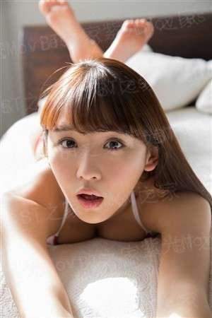 拖着拉杆箱闯古代