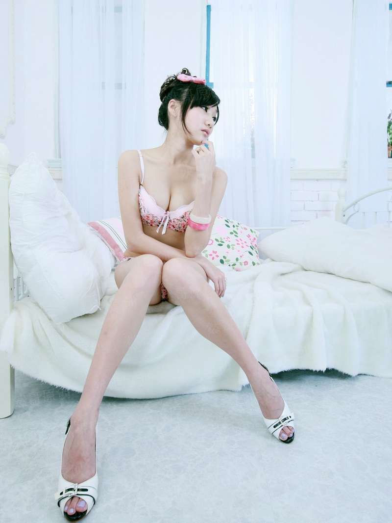 他在晨光中未眠