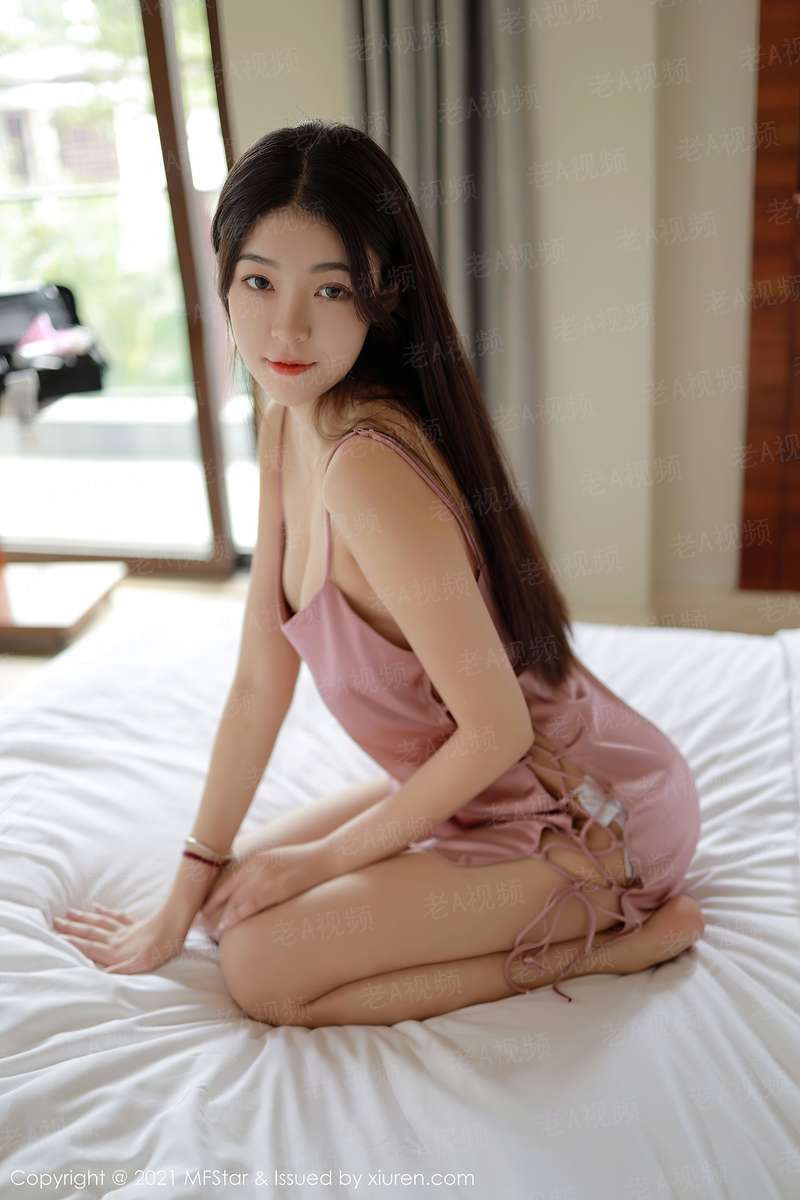 飞机上下来一只超能力蚊子，被它咬一口，就能力大无穷！