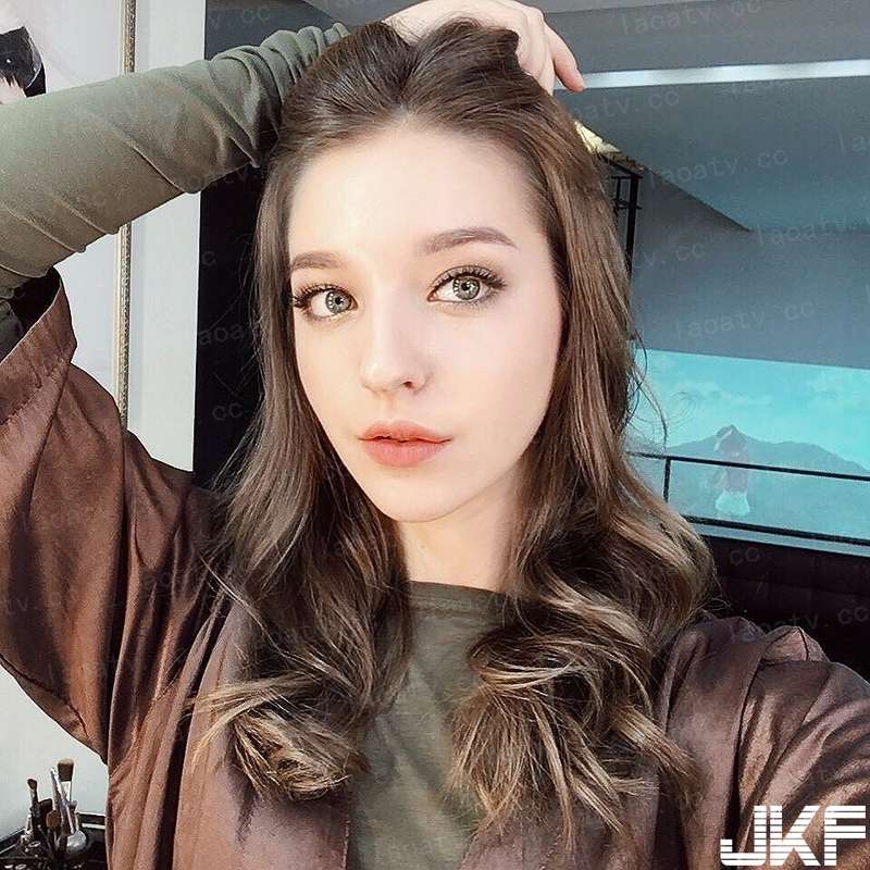 美女总裁的代驾司机