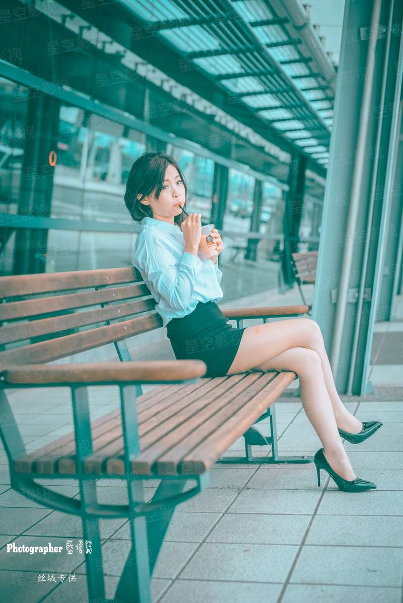 盛仰光辉