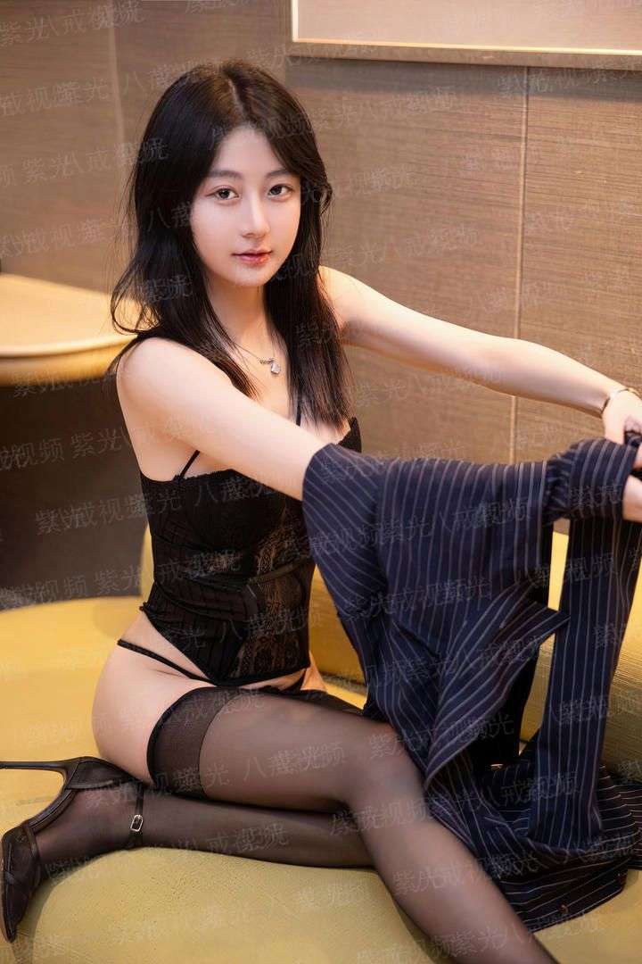 莫问鸢花开满时