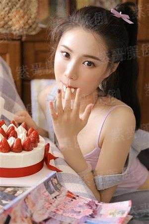 翼在霓虹