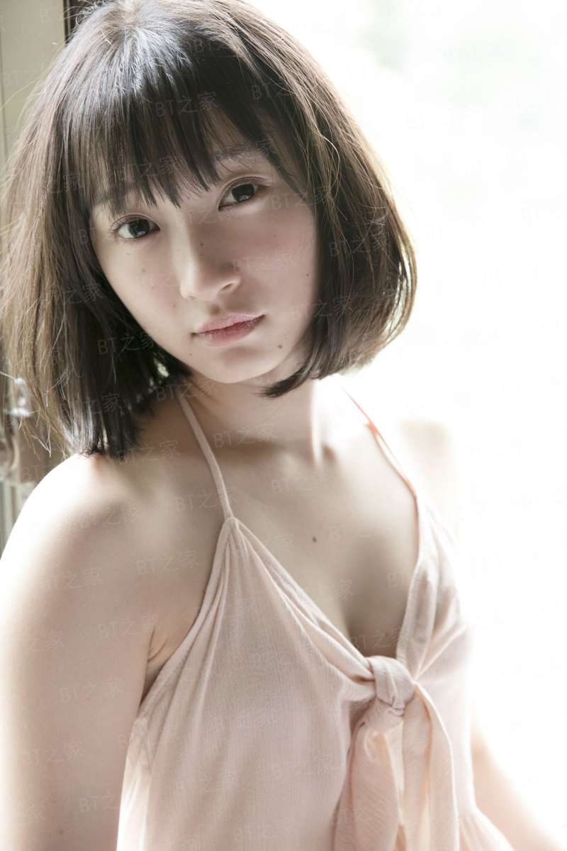 两眉何处月如钩